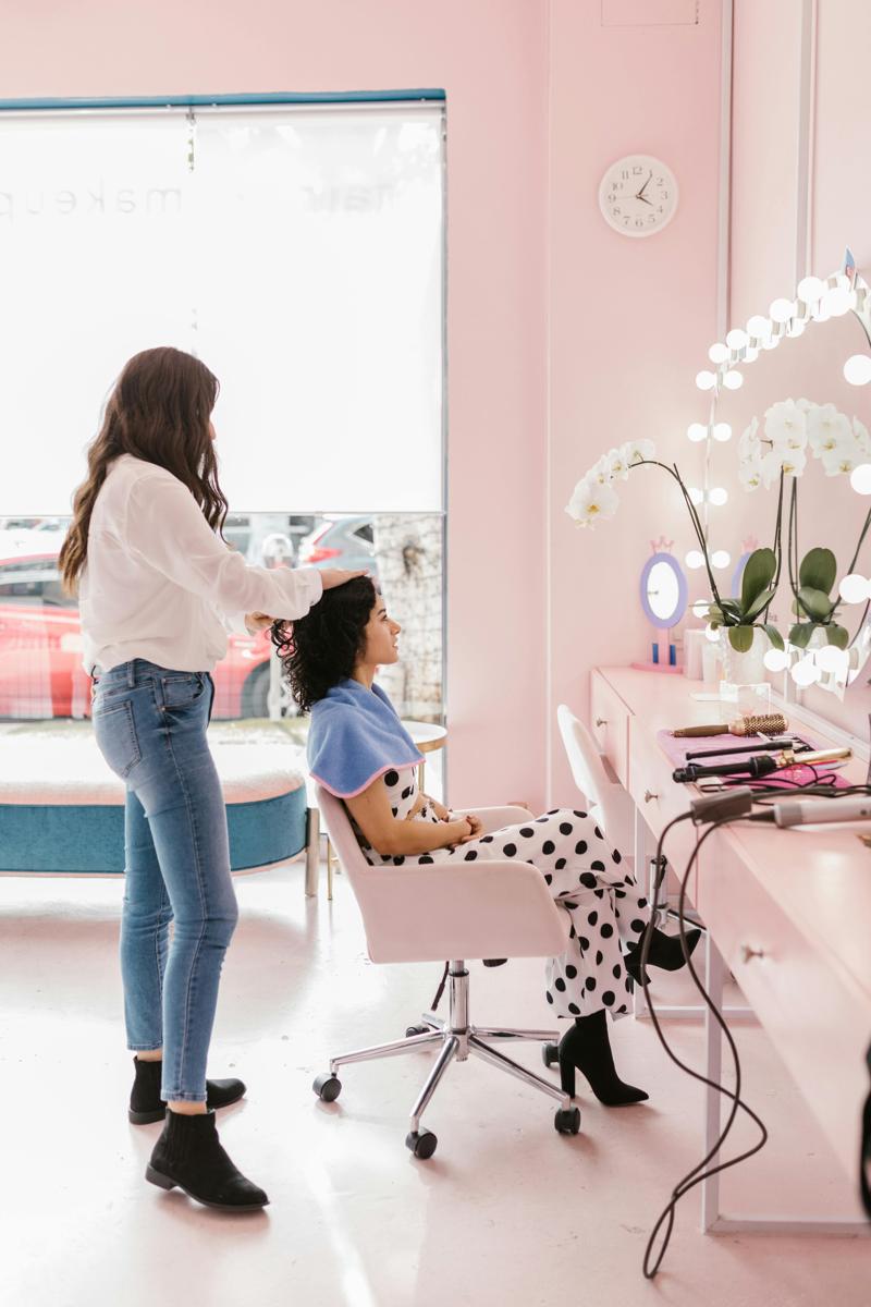 hair curling-e968155dd45243e98f503c40a7cbd6df.jpg hair curling